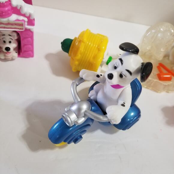 A collection of  dalmations McDonalds toys - Picture 7 of 12